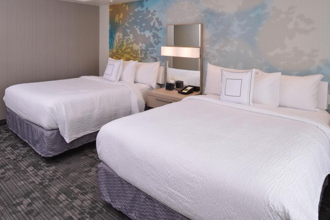 Отель Courtyard By Marriott Boston Littleton Экстерьер фото