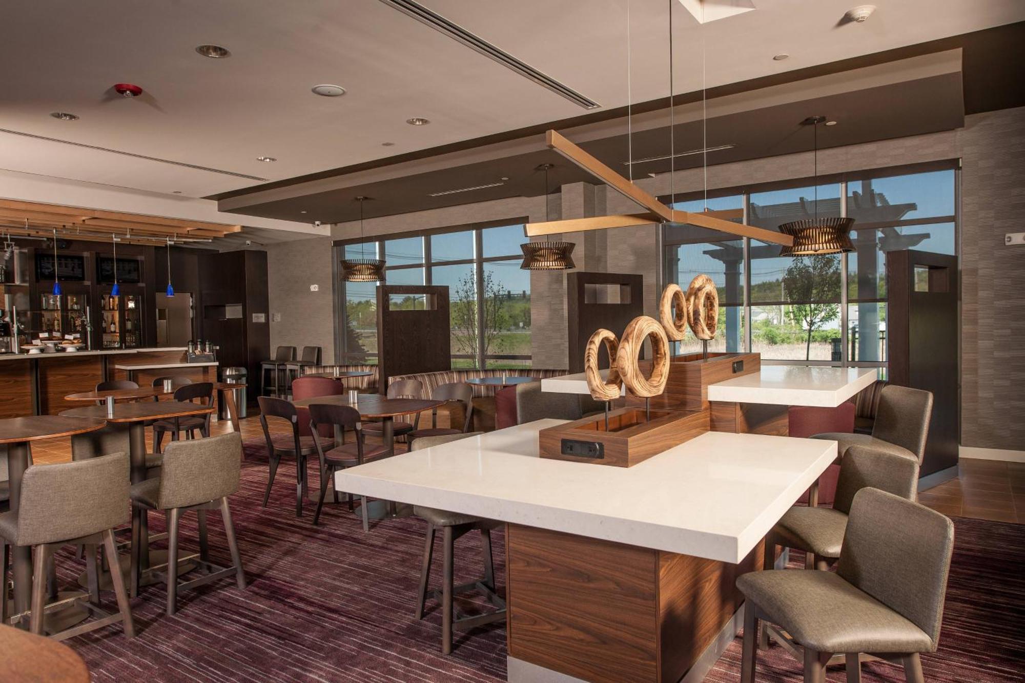 Отель Courtyard By Marriott Boston Littleton Экстерьер фото