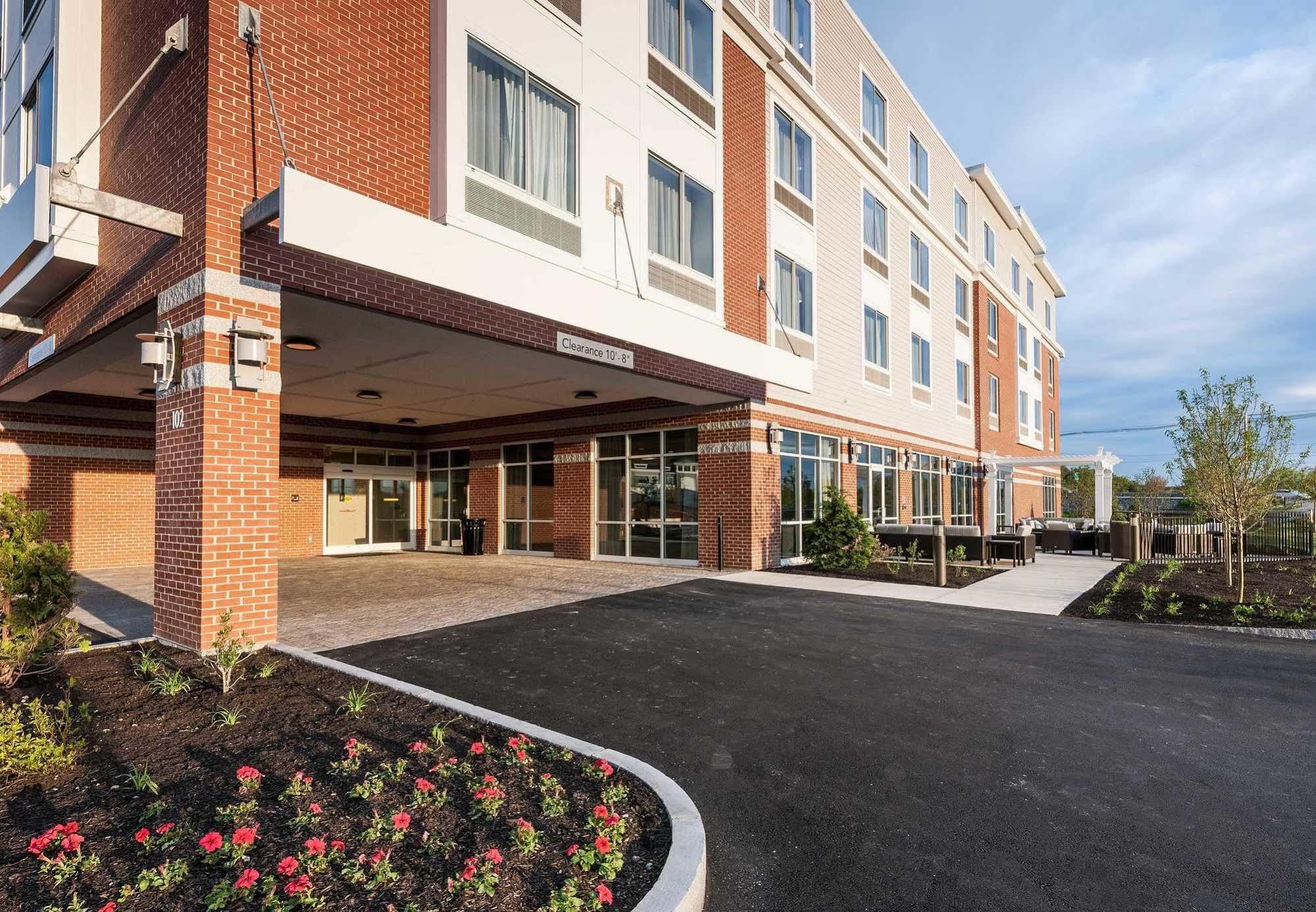 Отель Courtyard By Marriott Boston Littleton Экстерьер фото