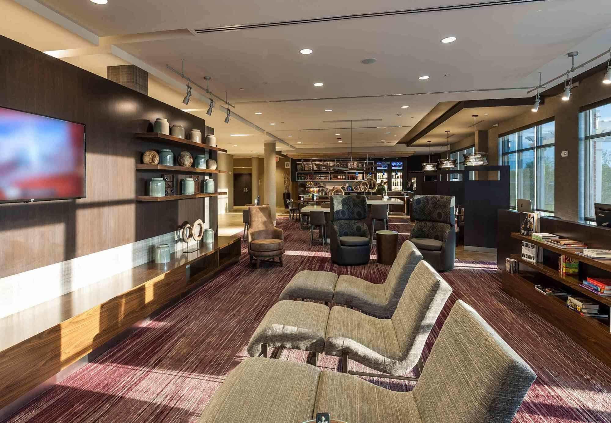 Отель Courtyard By Marriott Boston Littleton Экстерьер фото