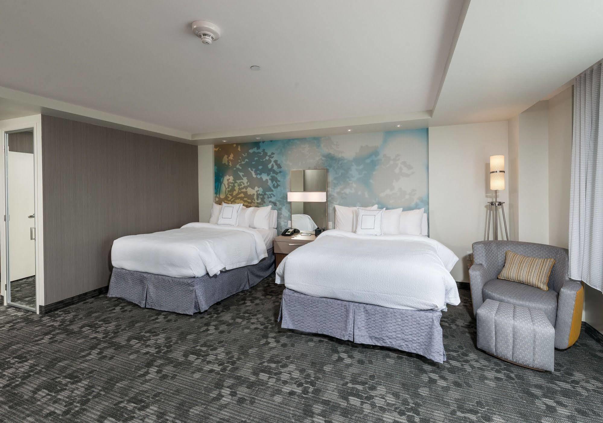 Отель Courtyard By Marriott Boston Littleton Экстерьер фото